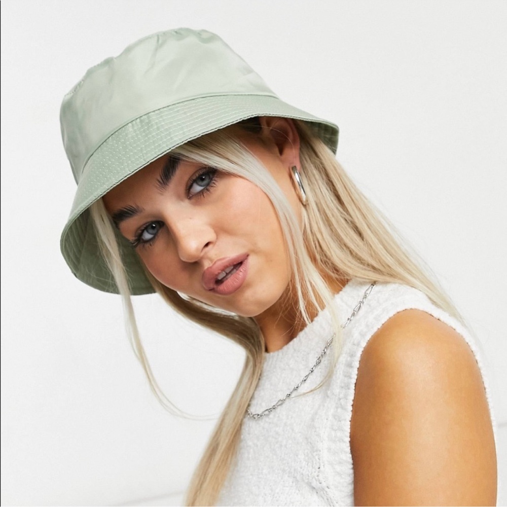 ASOS Design Nylon Bucket Hat in Sage Green Size M / L NWT